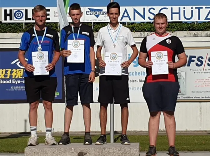 Florian Wiester auf dem Siegerpodest bei der bayerischen Meisterschaft WA 2019